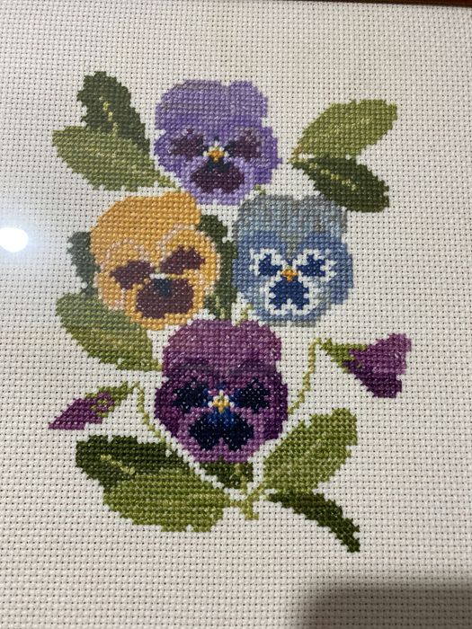 Quadro bordado artesanal manual ponto cruz Flores