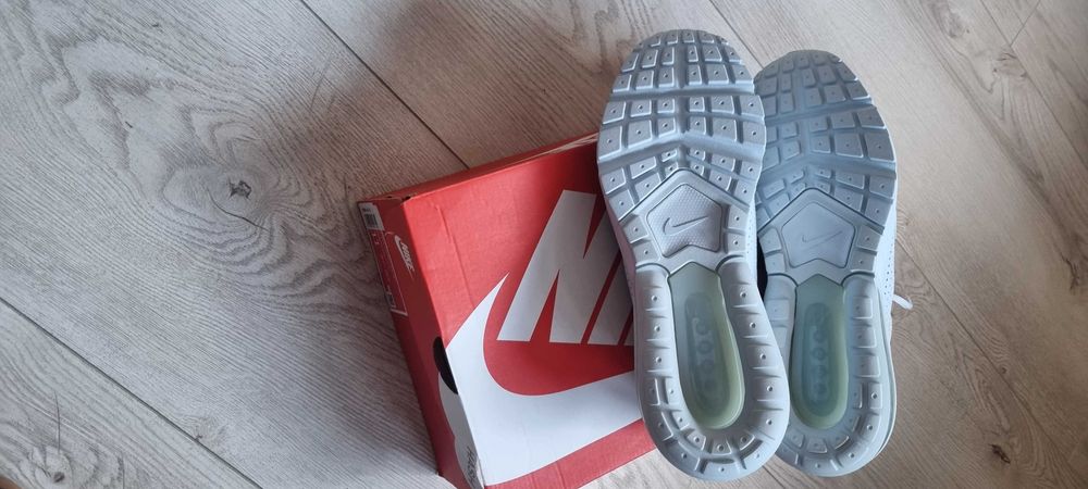 Buty sportowe nike 43