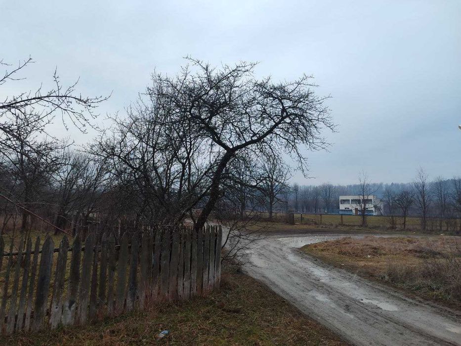 Продаж землі з Будинком в с. Підгіря біля стадіону.