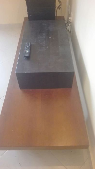 BAIXA DE PREÇO: Móvel de TV/Aparador madeira maciça/ PARA DESOCUPAR