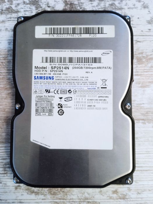 HDD жосткие диски для настольных ПК.