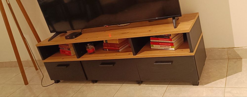 Aparador com arrumação