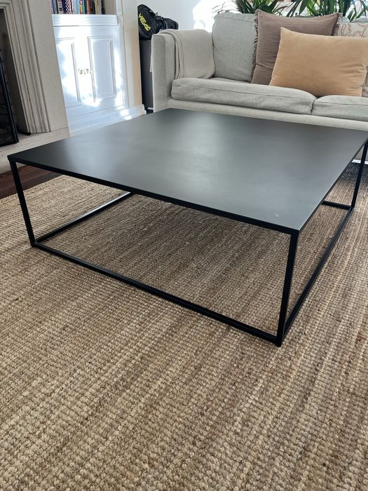Mesa de centro moderna em metal preto – 98 x 98 cm