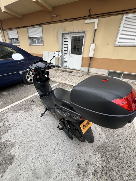 Scooter Elétrica XLY (Preta)