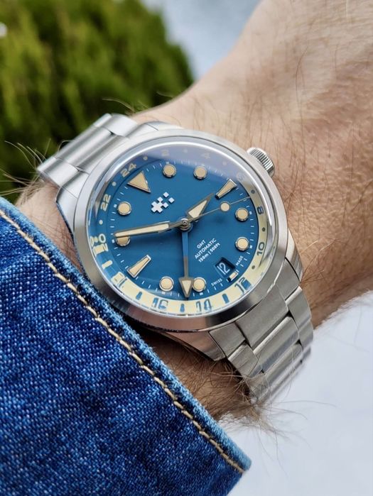 Zegarek Christopher Ward C65 Dune GMT Sellita SW330-2