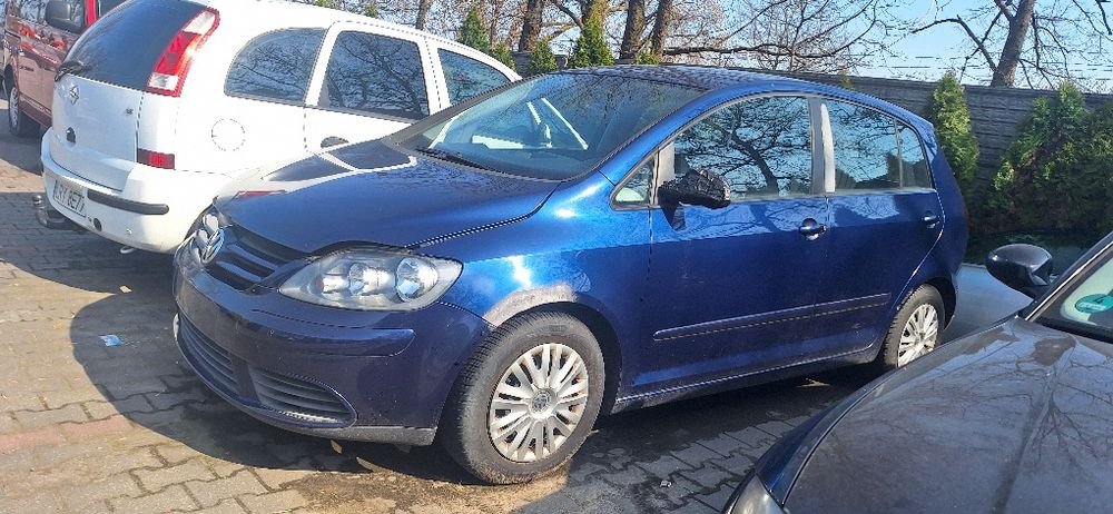 Cały Volkswagen Golf V plus na części