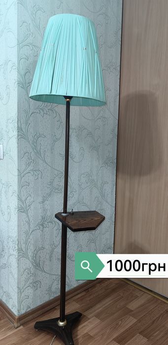 Продам тумбочку под тв