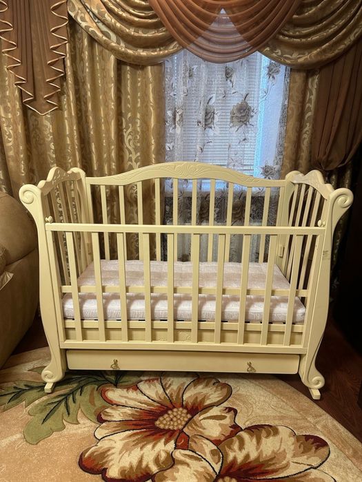 Ліжко дитяче з матрасом