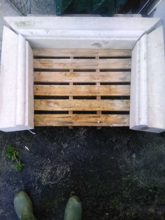 Guarnição em pedra para fogão sala/recuperador.