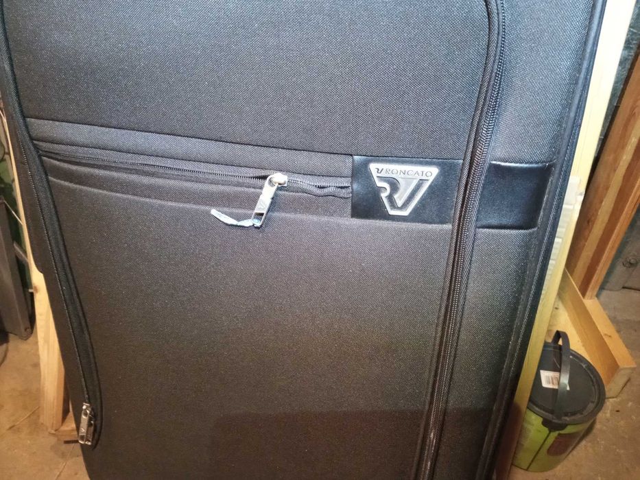 Walizka duża używana - dobra na wysyłkę kółka