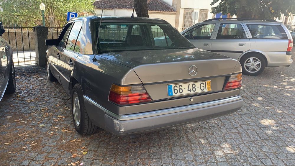 Mercedes 250d w124.