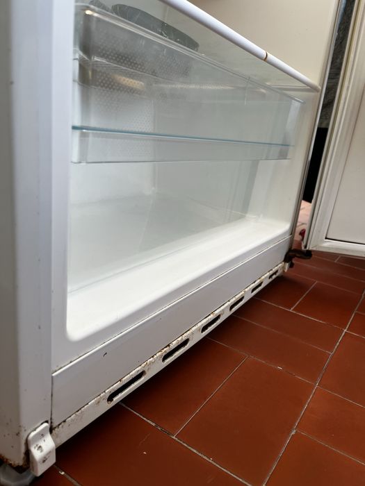 Frigorífico e máquina de lavar roupa