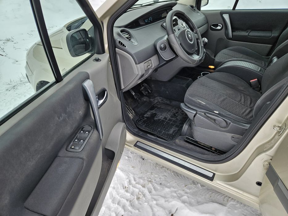 Renault Scenik 2006 рік  1.9 дизель  для військових