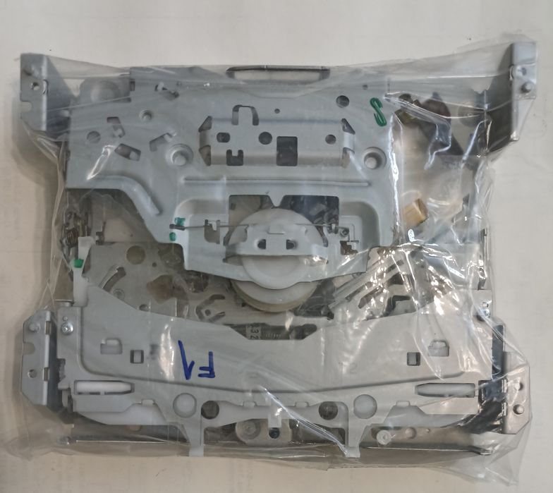 Pioneer AVH-X4500DVD CD/DVD секция