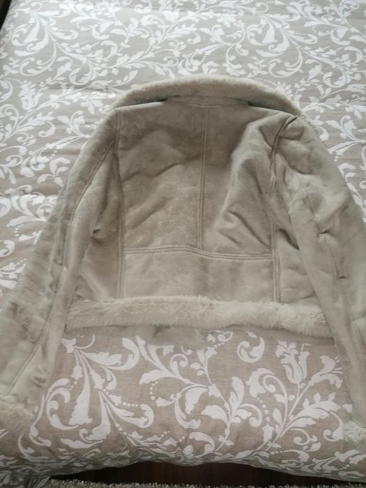 Casaco de pelo muito quentinho para esta altura do ano