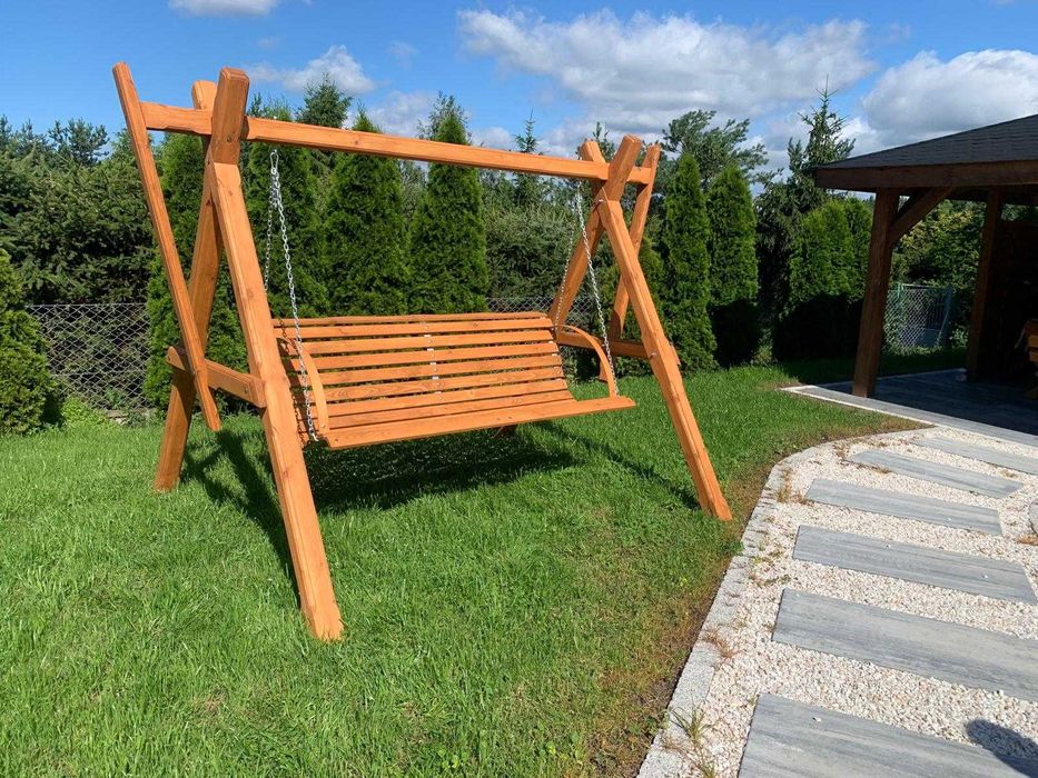 Huśtawka ogrodowa mocna z belek drewniana dostawa montaż