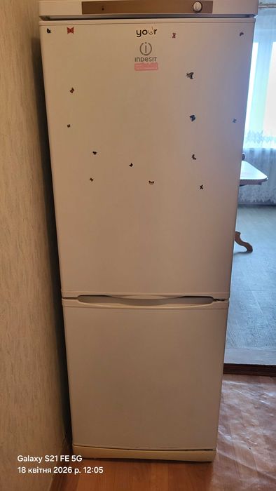 Продам не робочий холодильник