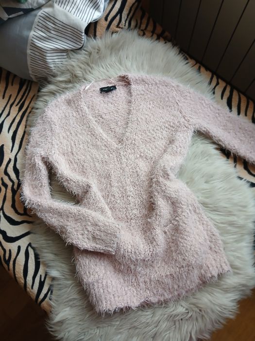 "Kudłaty" różowy sweter kardigan z kieszeniami S Atmosphere