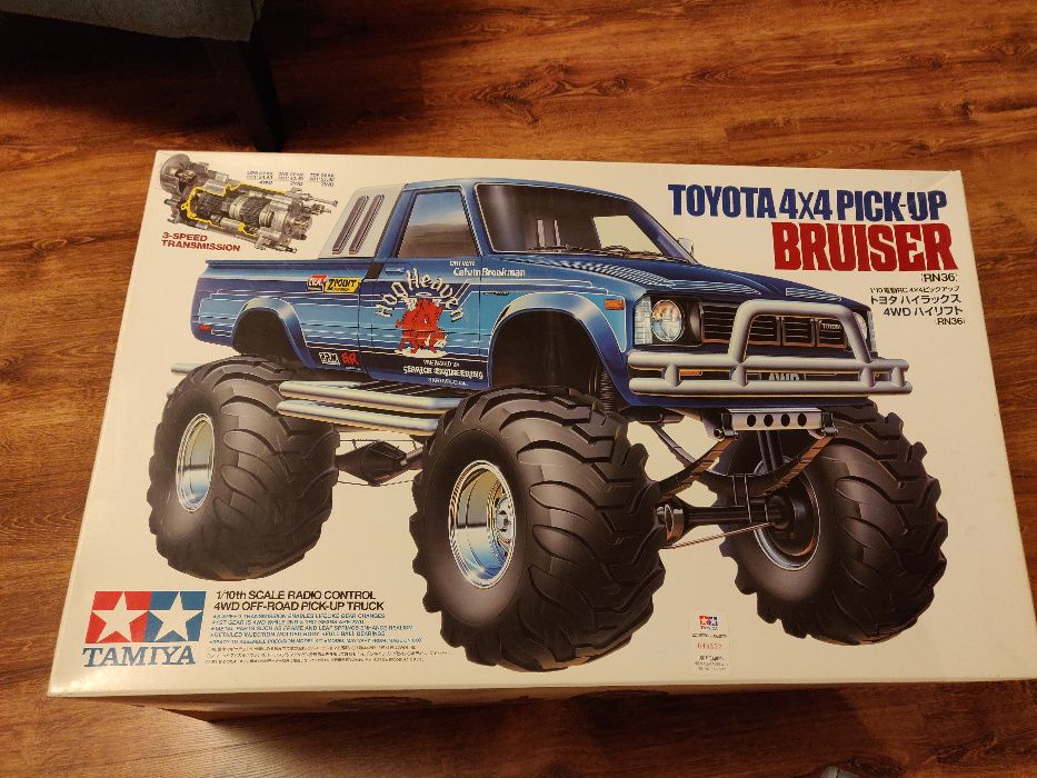 Model RC Tamiya Toyota Bruiser (RN36)
