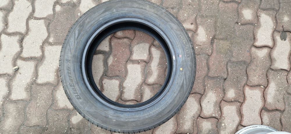 215/60 R17 96H Yokohama bluearth - A nowa 2017r