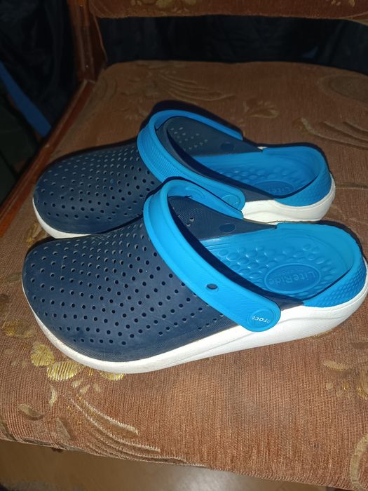 Крокси фірм крос оригінальні на хлопчика