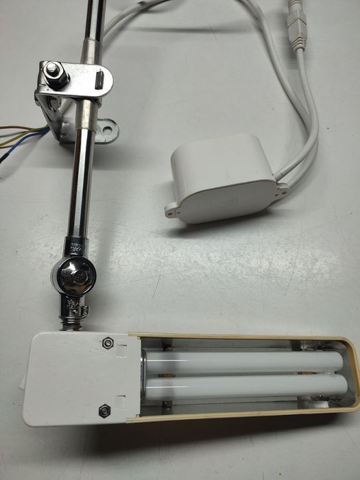 Candeeiro para máquina de costura