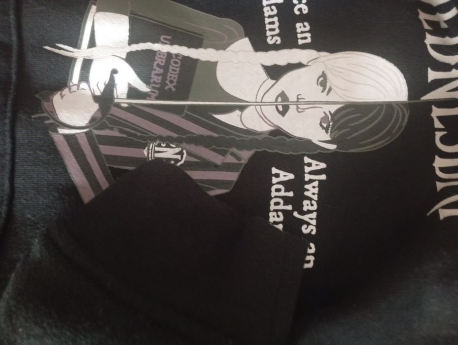 Bluza wednesday 12-14 lat stan bardzo dobry jak nowa