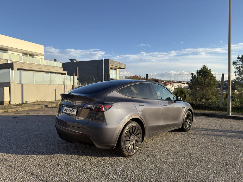 Tesla model Y dual motor long range