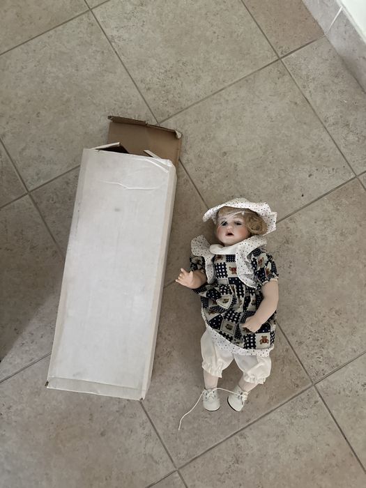 Bonecas de porcelana bonitas e para coleção