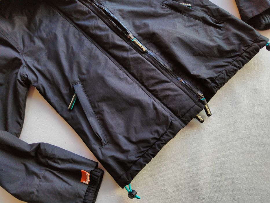 SuperDry _ Czarna grubsza przejściowa kurtka z kapturem WindCheater S