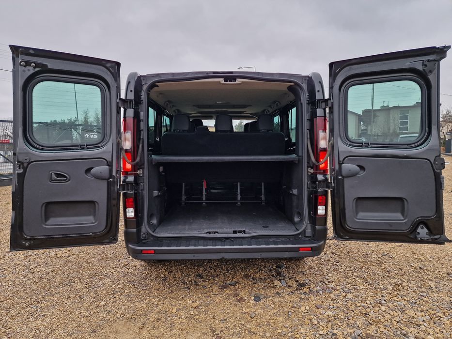 BUS 9 OSOBOWY Renault Trafic AUTOMAT NA WYNAJEM Wolne terminy