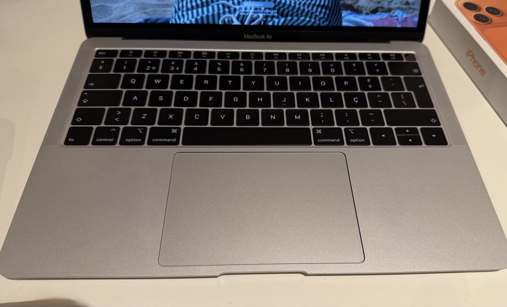 MacBook Air 13” Retina 2019