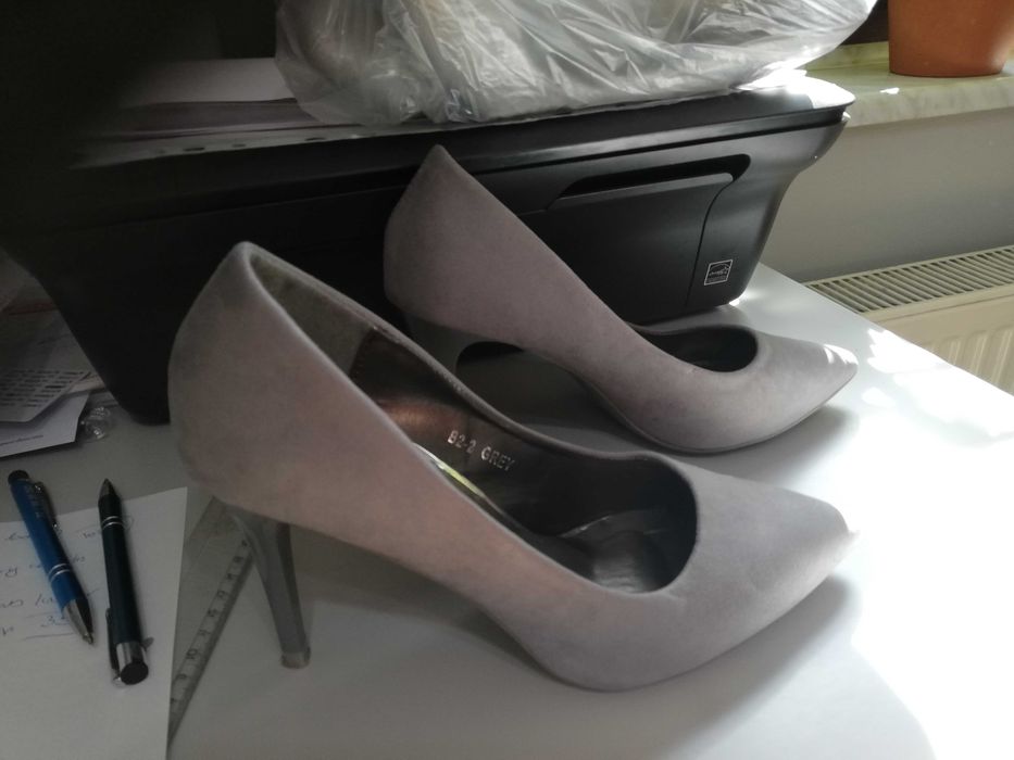 Szare czółenka rozmiar  39