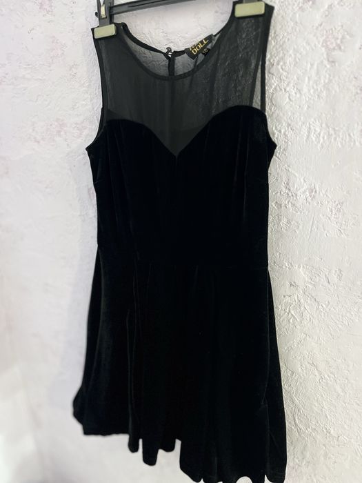 Чорна велюрова сукня
