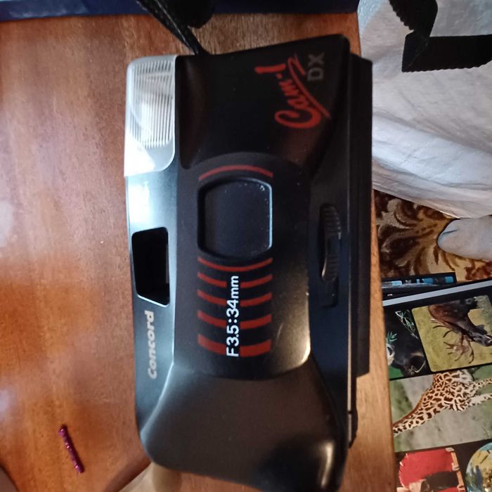 Kompaktowy Aparat Analogowy Concord + Etui