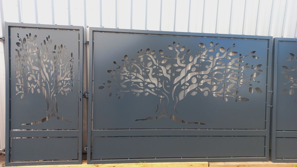 Wysoka brama 170cm szerokość 5m furtka 1m