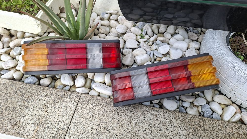 Farolins Traseiros Mercedes 190D