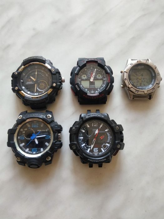 Часы наручные мужские и женские.