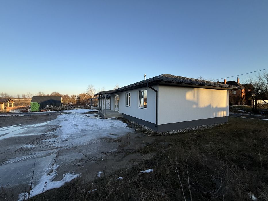 Шпитьки продам будинок 110 квадратів  8 соток 90 000