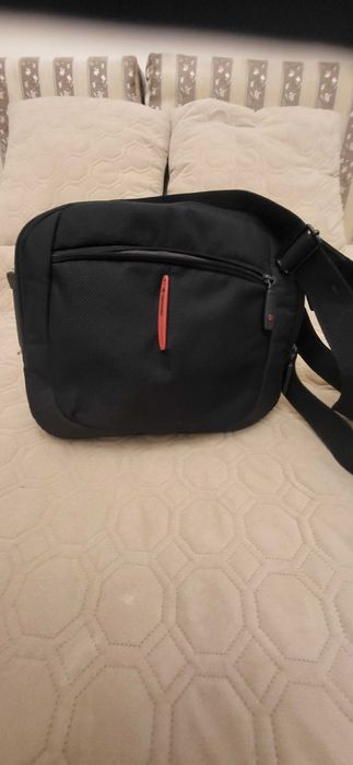 Torba na ramię bardzo pakowna. Samsonite