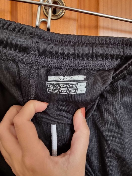 Calções pretos desportivos Team Quest, tamanho 13-14 anos