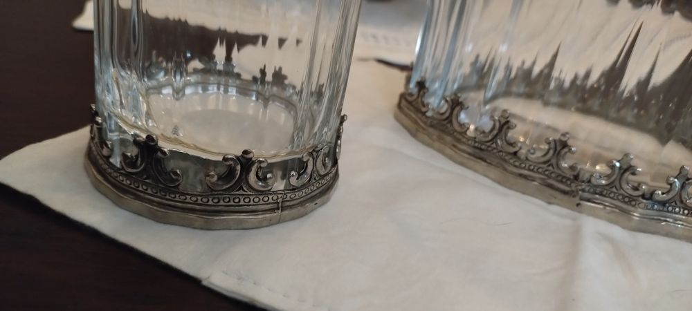 Conjunto de whisky com detalhes de prata