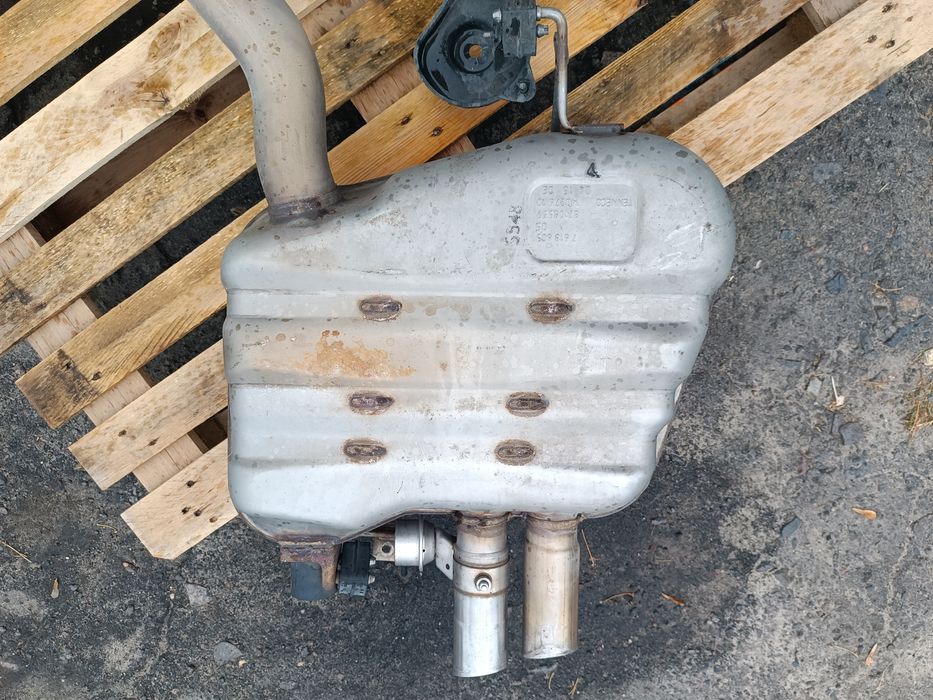 Вихлопна bmw f10 n20b20 вихлопна труба бмв ф10 глушник bmw f10