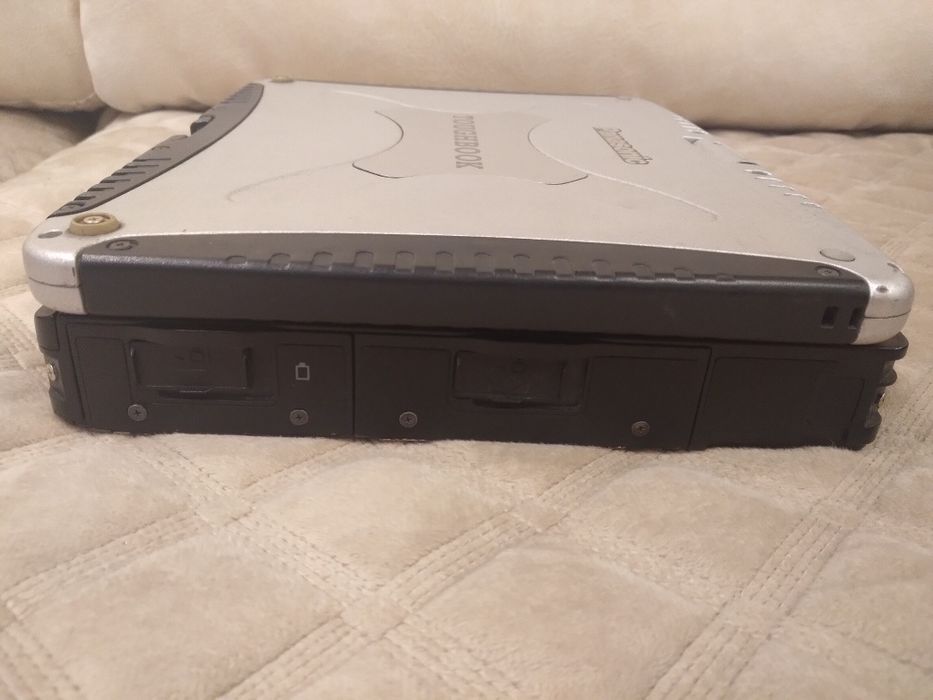 Ноутбук Panasonic CF18 захищений без жорсткого диску, батареї  та блок