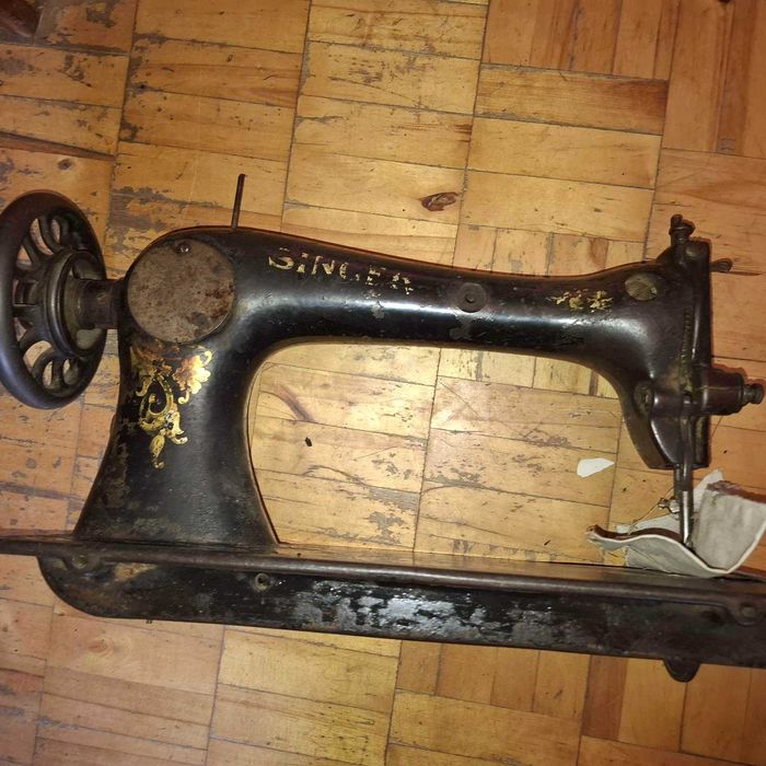 Швейная машина Зингер