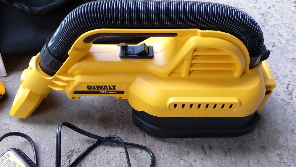 Аккумуляторный пылесос DeWALT DCV517N оригинал с полным комплектом