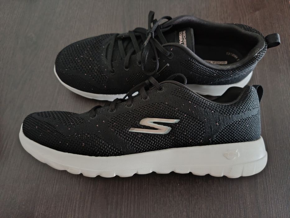 Tenis Skechers 42