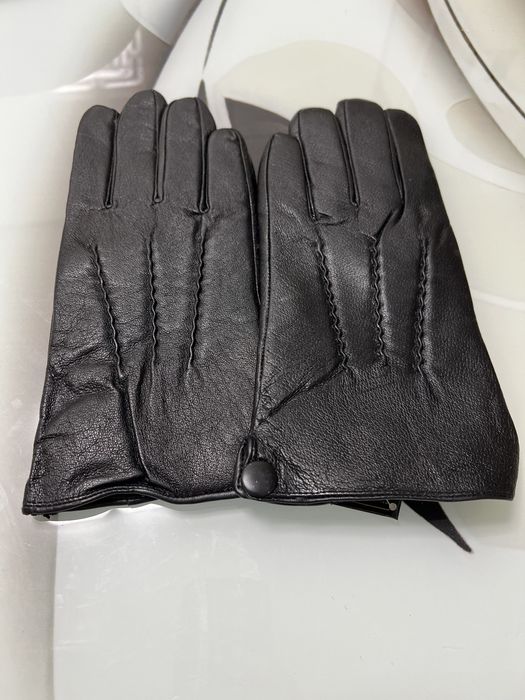 Кожаные перчатки