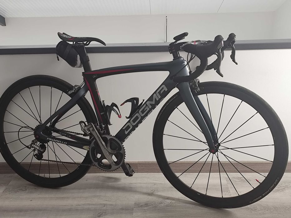 Bicicleta Pinarello F8