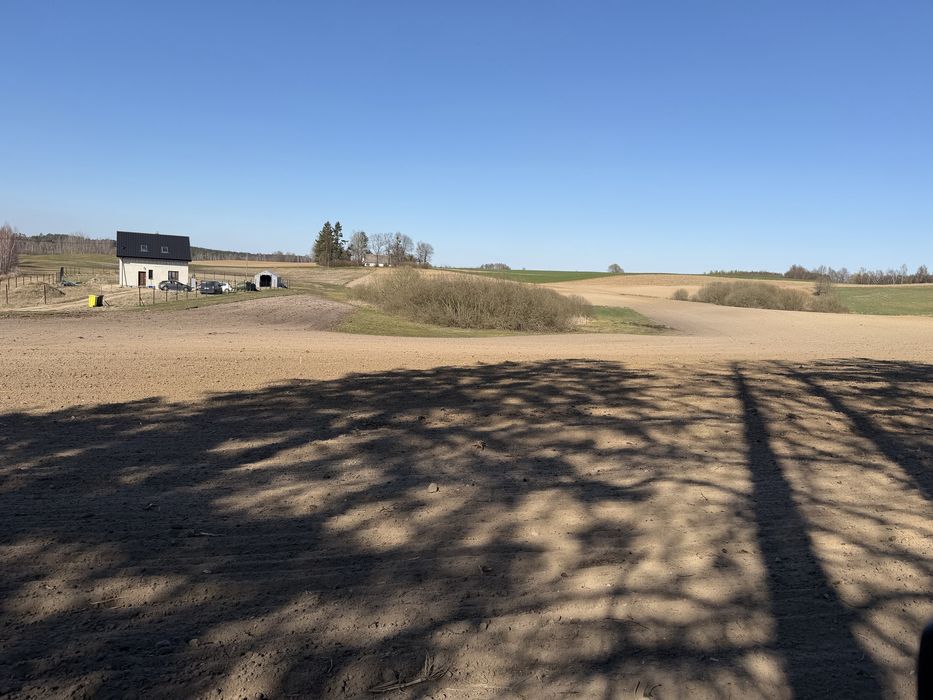 Dzialka budowlana nad stawem